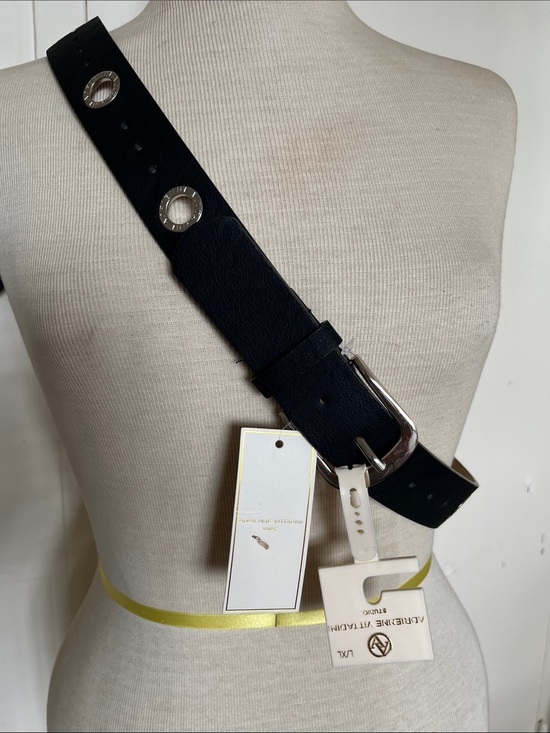 Adrienne Vittadini Accessories - NWT Adrienne Vittadini Black Leather Strap with Silver-Tone Buckle Size L/XL